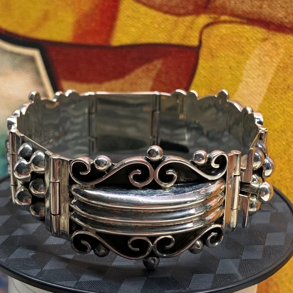 Beautiful silver heavy bracelet